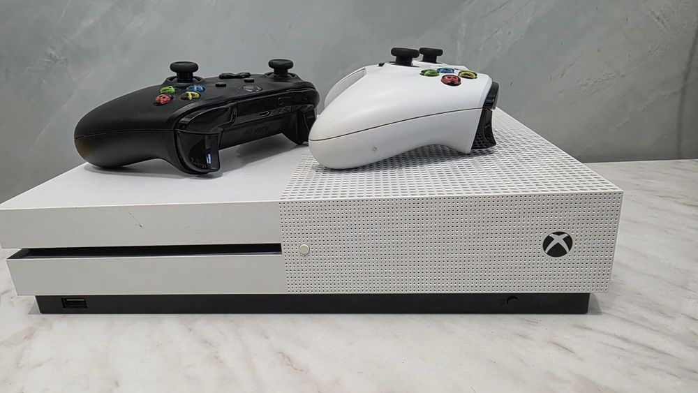 Vand xbox one s cu kinect