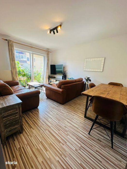 Apartament de 2 camere decomandate, 60 mp, parcare, zona Porii