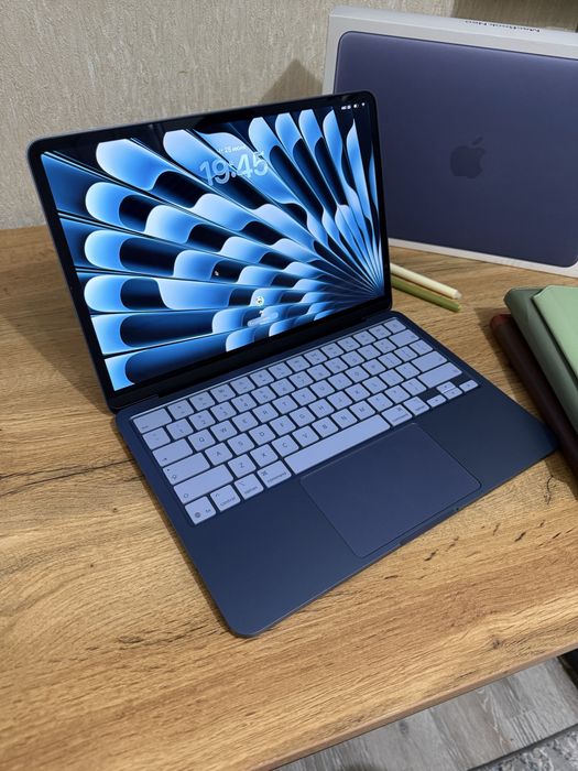 MacBook Neo 8/256.