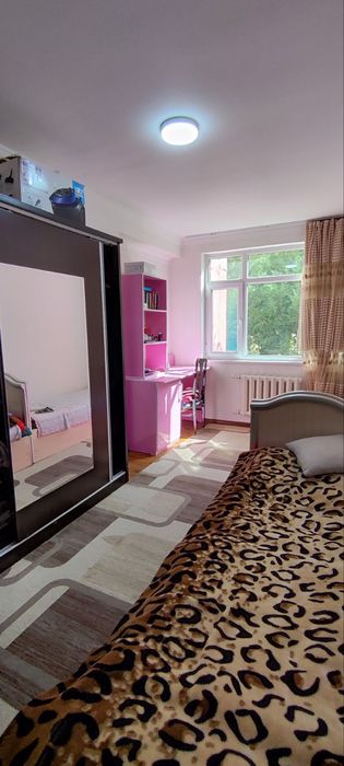 Sotiladi!!! Olmazor 4 xonali kvartira holati ôrtacha