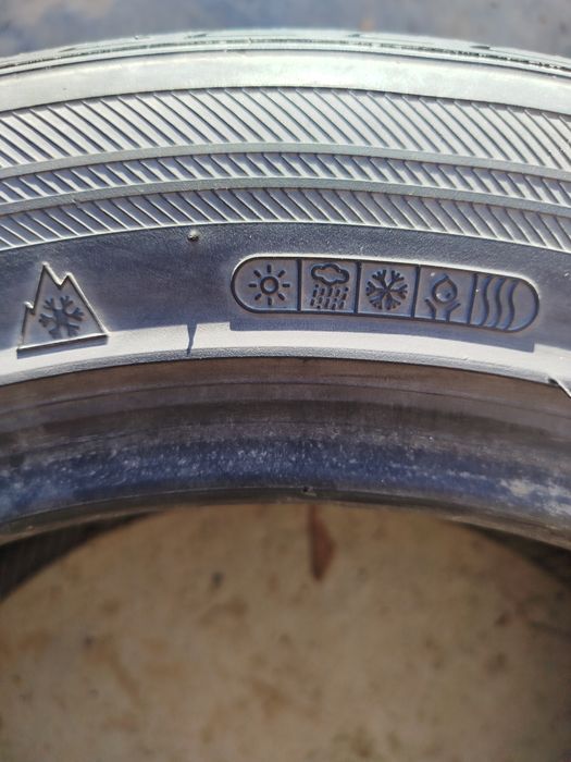 Две покрышки CENTUM  205 55 R16