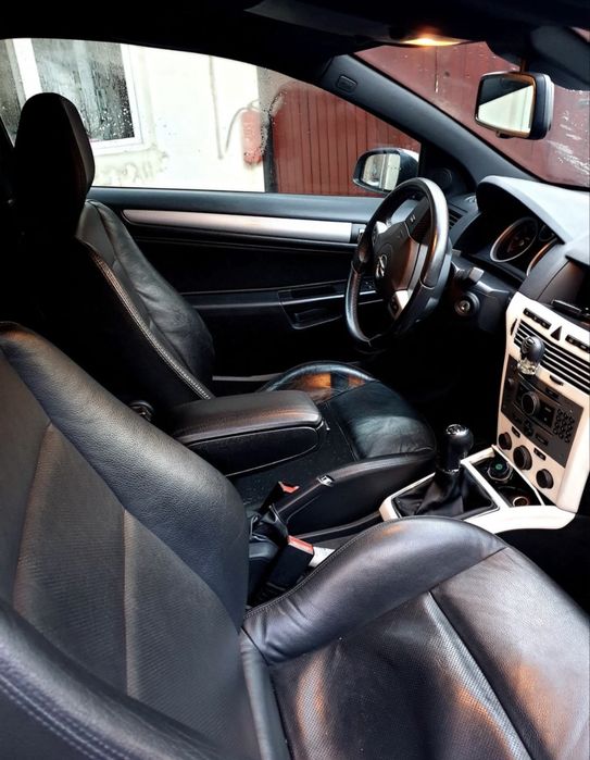 Opel Astra H GTC 1.9 150 de cai