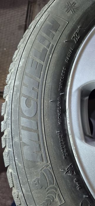 AUDI A4 джанти със зимни гуми 215/60/16  7Jx16  ET42  5×112  DOT 0618