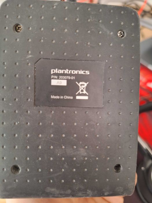 Слушалки Plantronics Voyager UC/BT600 със зарядна станция