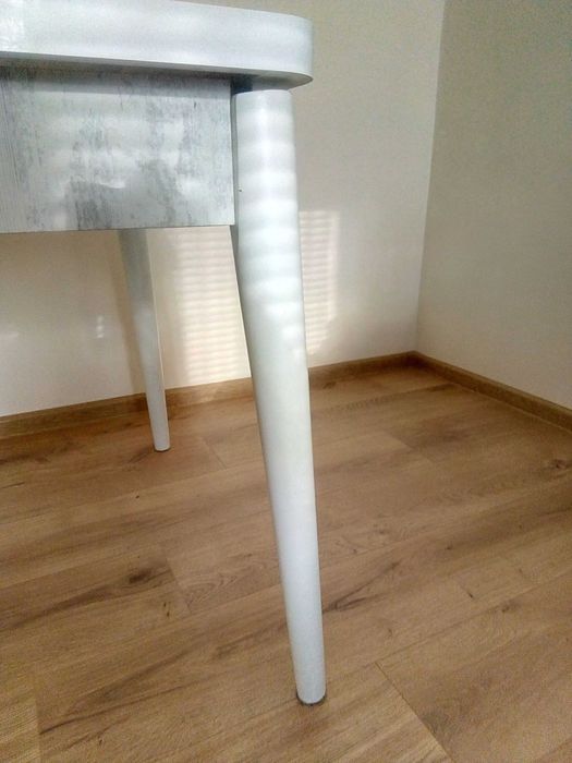 Комплект разтегателна трапезна маса +  4  стола