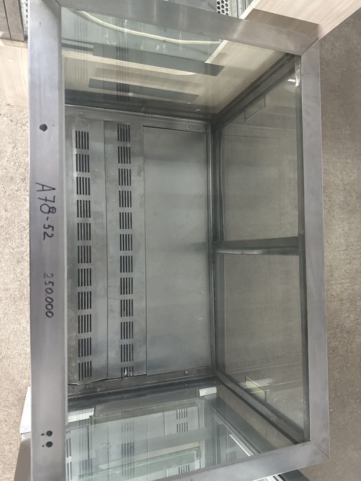 Витрина,холодильник витринный,оборудование