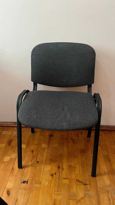 Продаётся комплект мебели (стол + стул)
