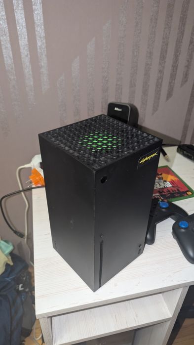 Продам Xbox Series X 1TB — с несколькими играми