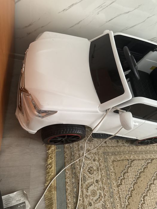 Электромобиль машина детям