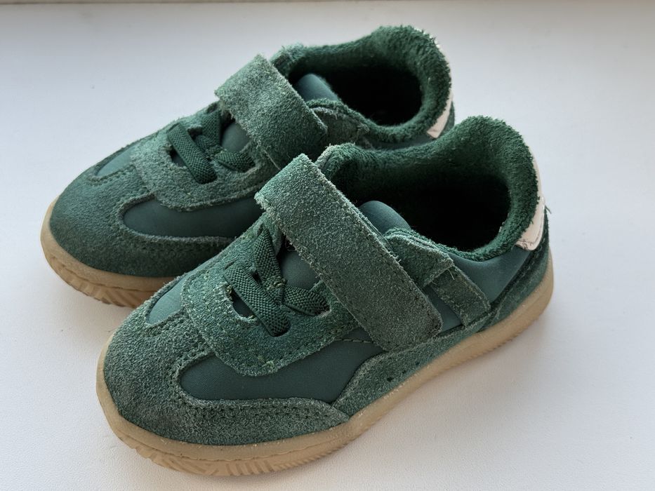 Маратонки Zara 21 размер велур