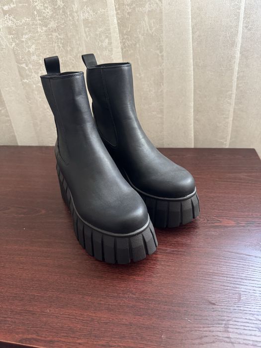 Ботинки женские Bershka