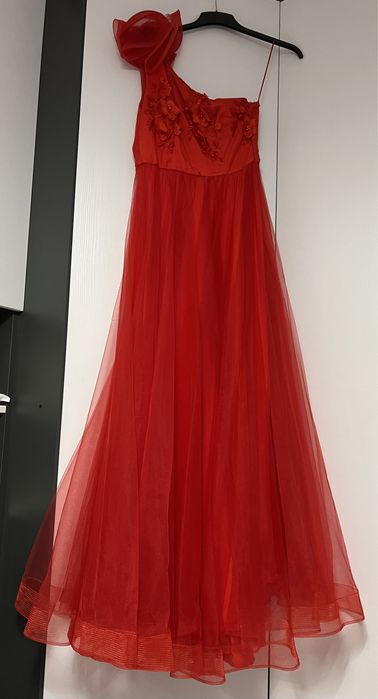 Vand rochie rosie