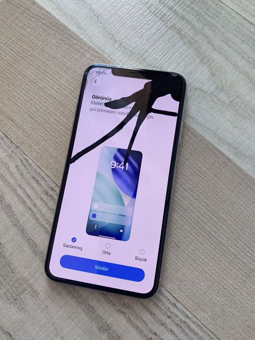 Телефони за части