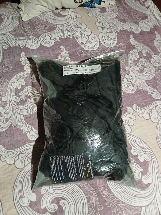 Vând geacă cu încălzire