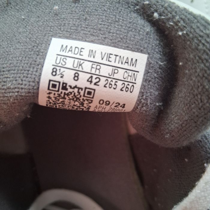 Мъжки обувки на adidas