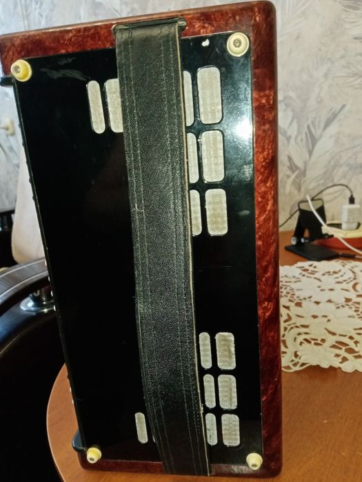 Продам баян в отличном состоянии в г. Уральске.
