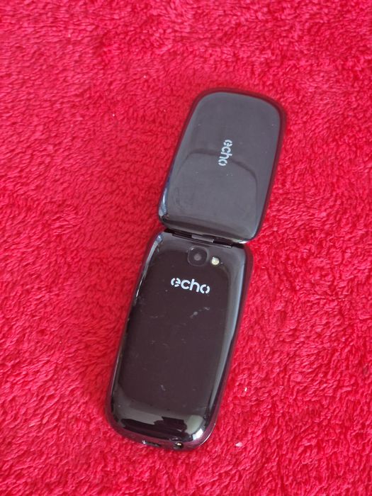 Telefon cu clapeta