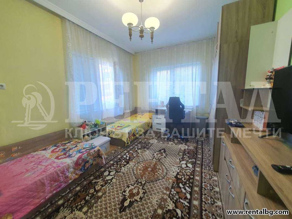 Къща с двор, с. Ягодово