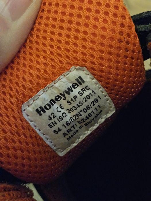 Pantofi cu protecție Honeywell 42