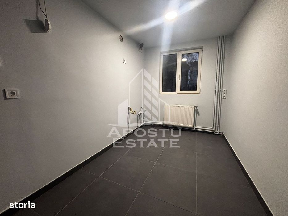 Apartament la casa cu 2 camere, curte proprie, Ghiroda