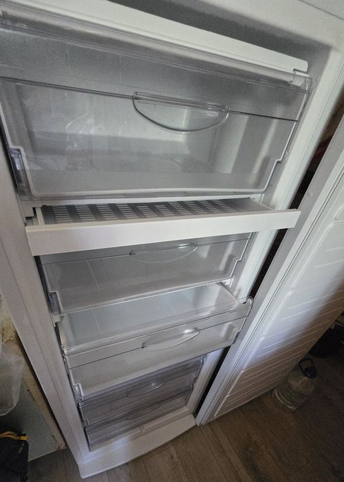 Продам морозилку