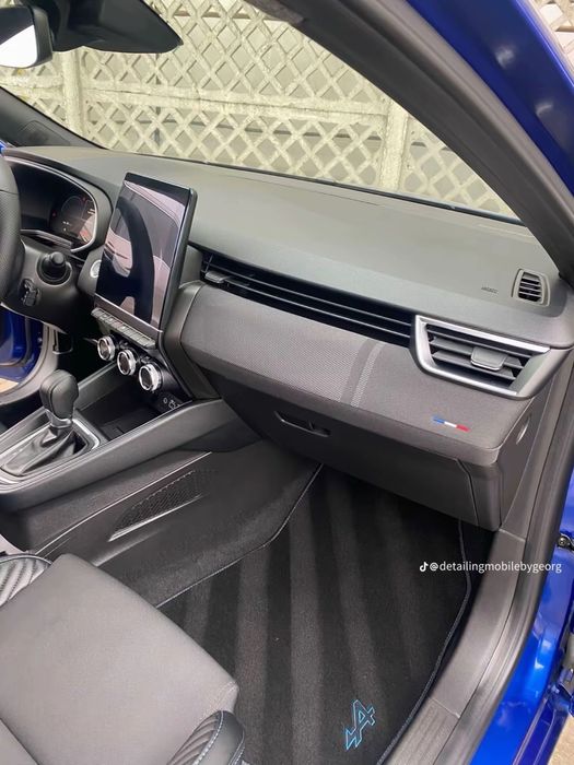 Detailing auto la domiciliu