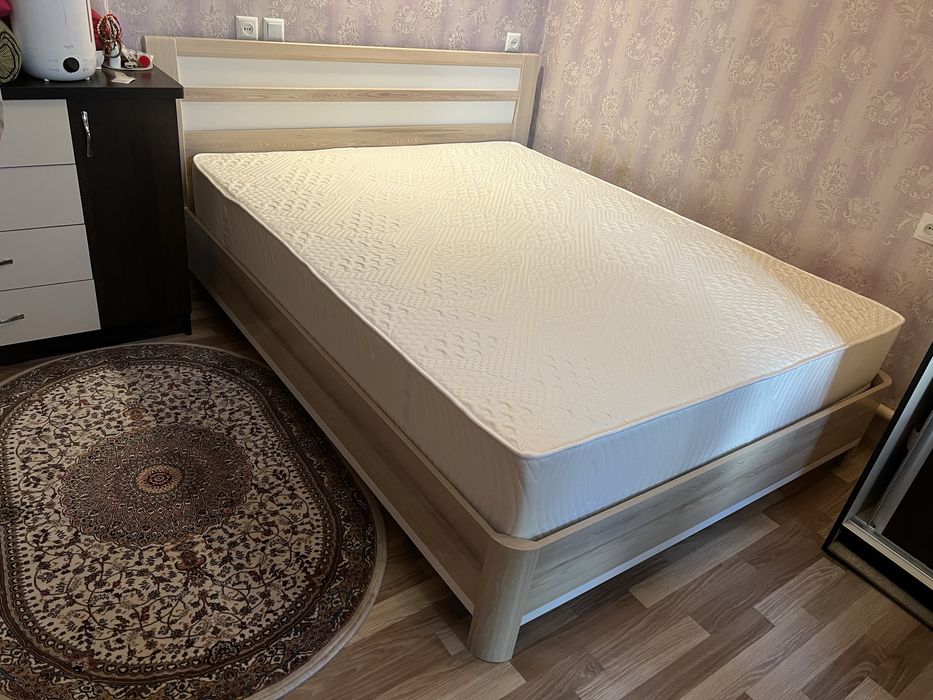 Современная кровать 160×200 с подъёмным механизмом и матрасом