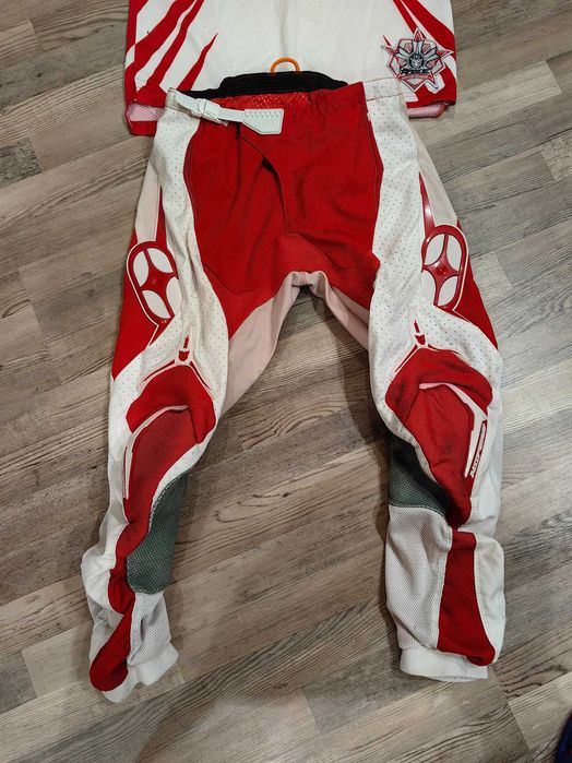 Екип за мотокрос