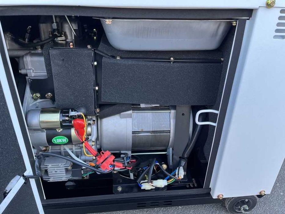 Generator Curent Trifazat Diesel Hyundai DHY-8600SE-T 7,9 kVA 230/400V