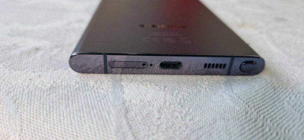 Продавам Samsung S22 Ultra 128GB 8GB RAM