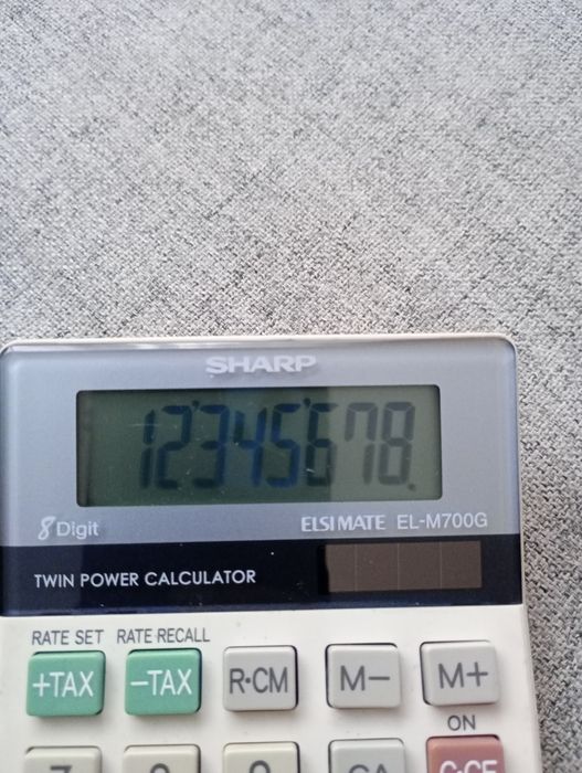 Calculator de birou Sharp