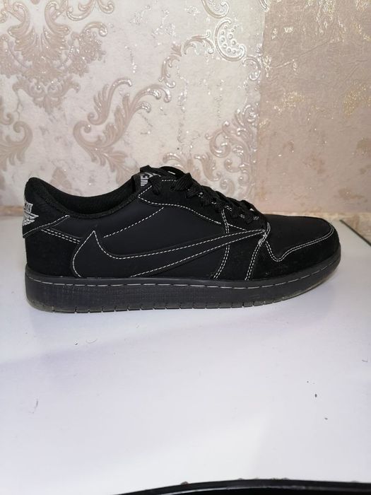 Продаю оригинальные кроссовки Nike