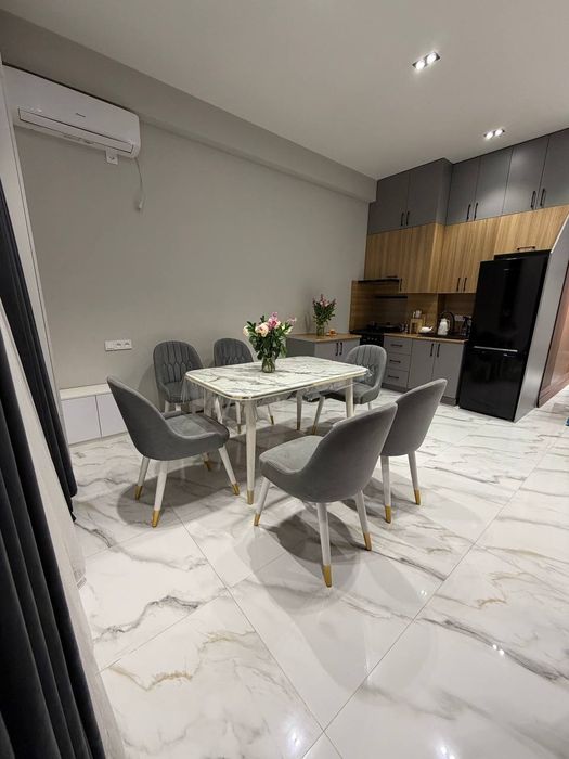 Юнусабад. Шахристанская.. Продается квартира 2/4/9