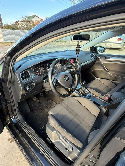 Vând Golf 7  2016 1.6tdi