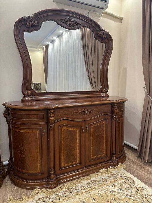 Сервант с комодом