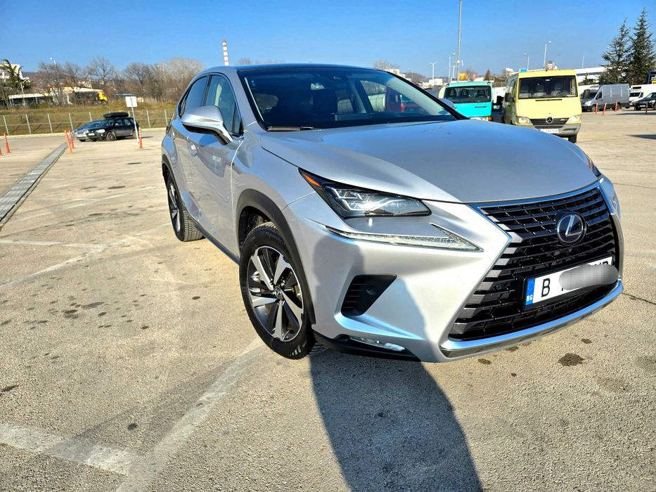 продавам автомобил Lexus
