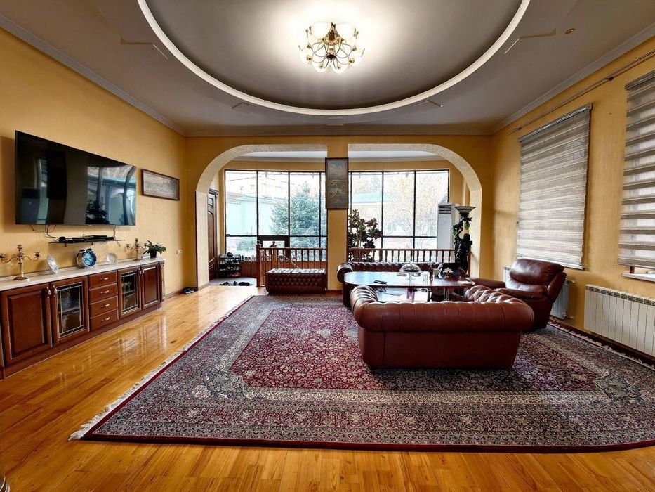 Дом 15 соток 750 квадратов с прекрасным фасадом Луночарский Турон