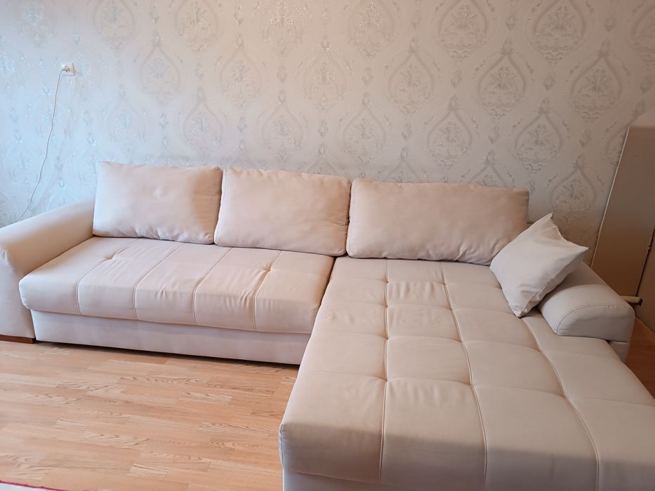 Продам диван угловой