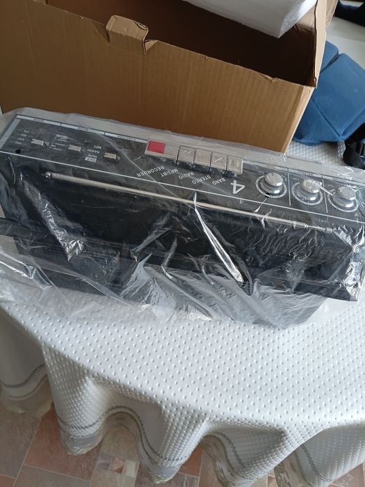 Продам новый магнитофон