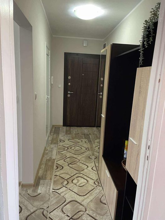 Тристаен обзаведен център