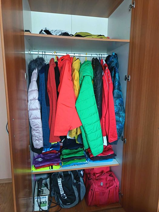 Sifonier dublu bine intretinut cu oglinzi