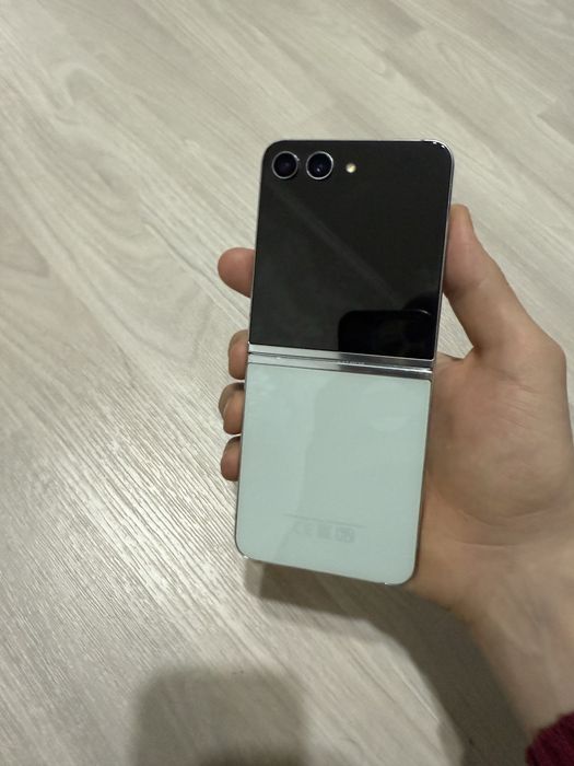 Samsung Z flip 5 256гб