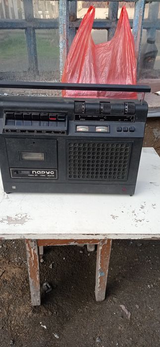 Кассетный магнитофон,парус,