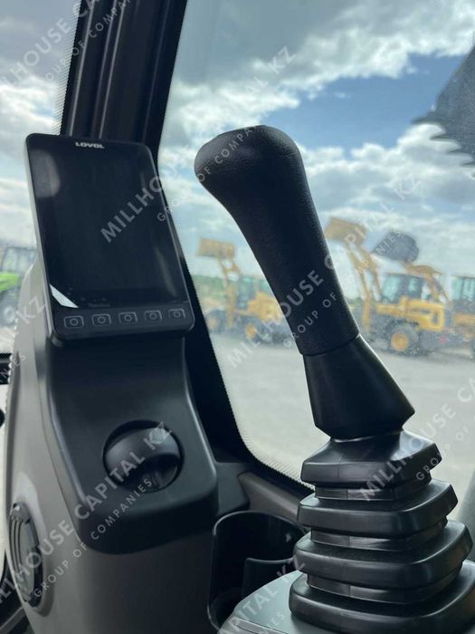 Гусеничный экскаватор LOVOL FR220D2