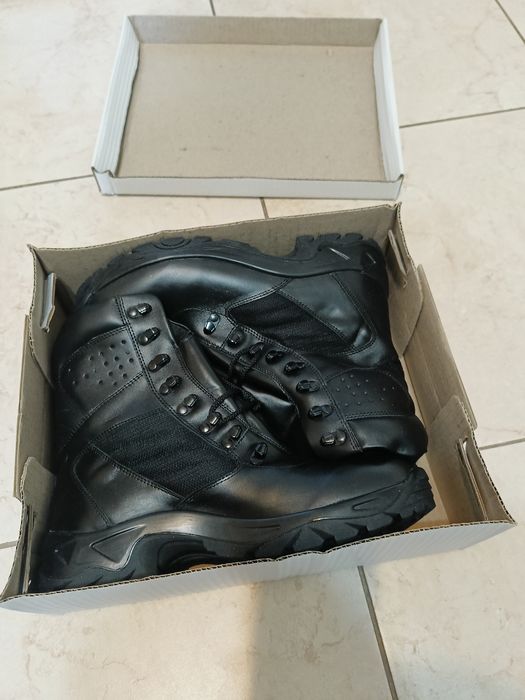 Абсолютно новые берцы