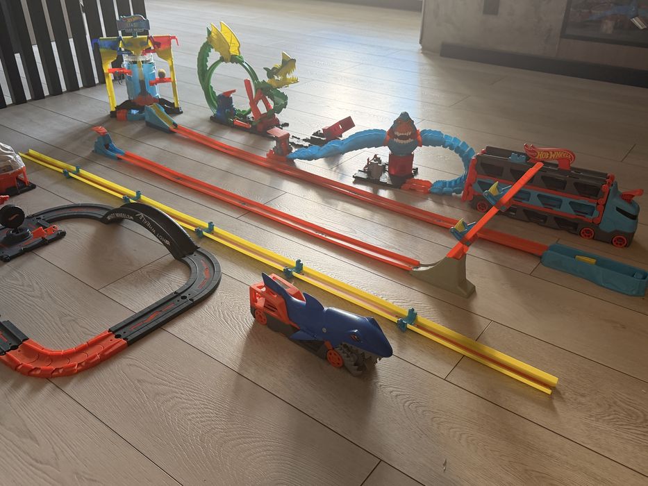 Hot Wheels City Dragon «Атака Гориллы»