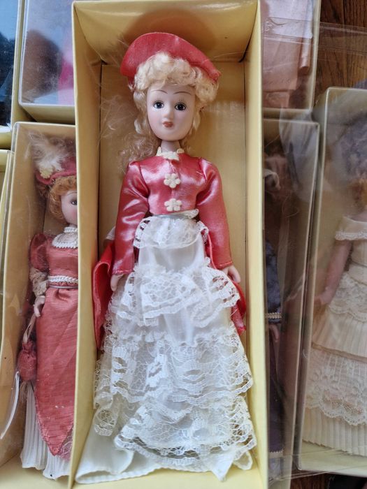 Pãpusi de colectie din Portelan