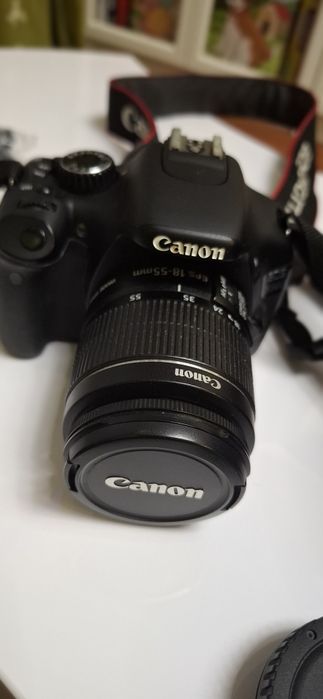 Canon EOS 550D + EF-S 18-55mm IS II + оригинална Canon чанта + пълен комплект