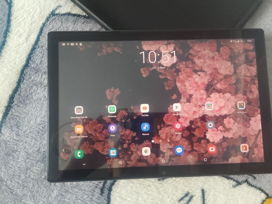 продам планшет 512 Гб
