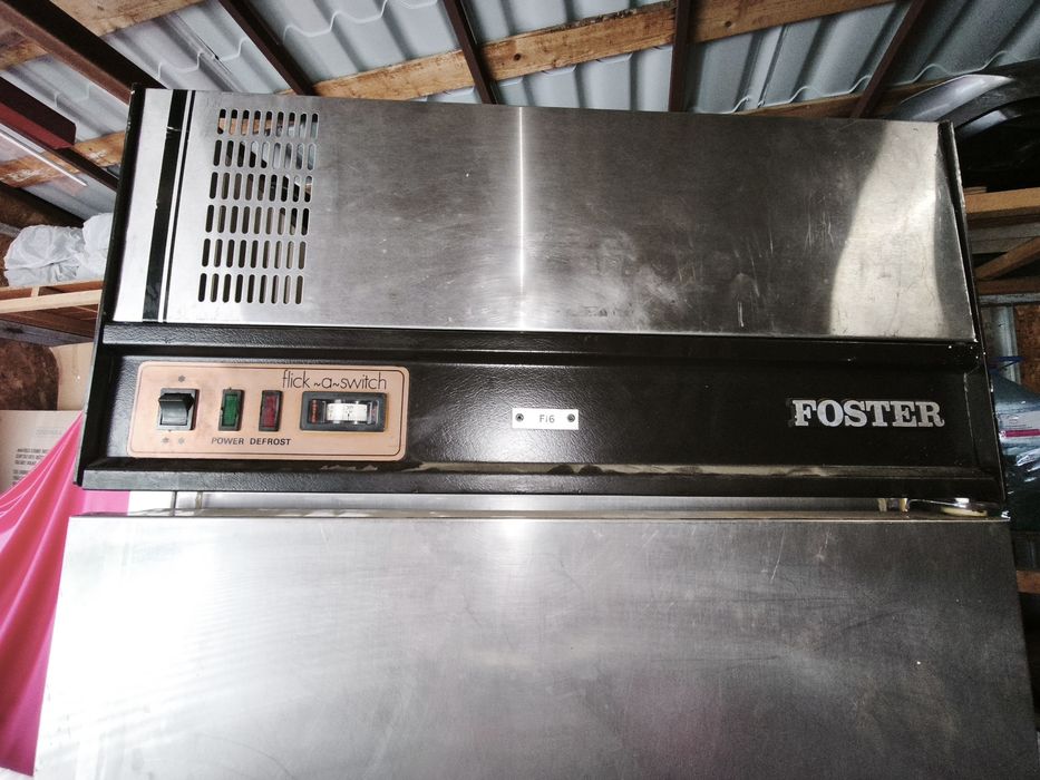 Vând de congelator italian profesional Foster in stare de functionare